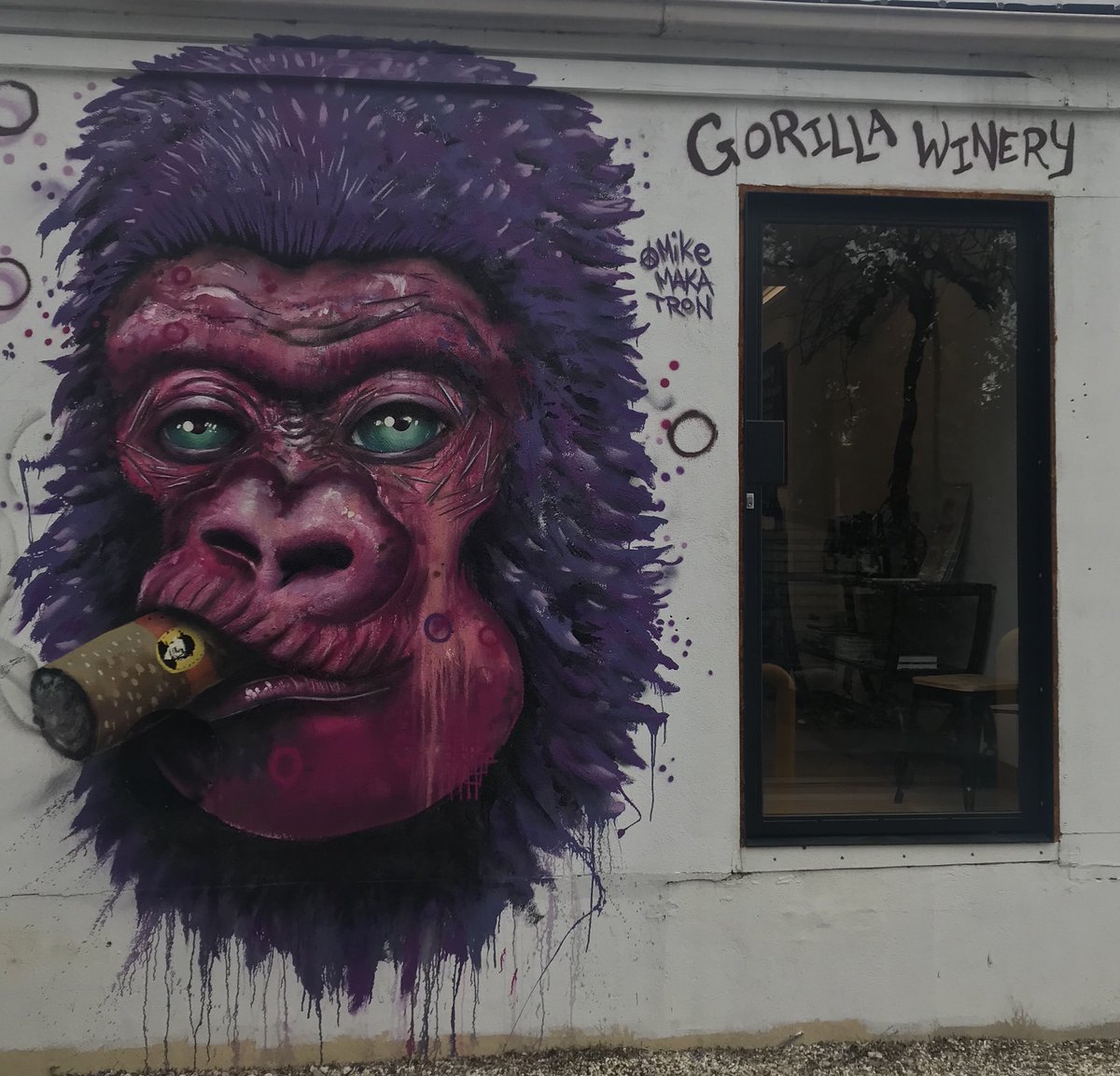 PandJwine's tweet photo. https://t.co/YV7LNva6HT.  
We want to swap you wine for a winery and give you some really cool stuff.  #gin #magnums #art #jewlery #lifetimediscounts #wine 
#yarravalley #paytenandjones #cellardoor #gorillawinery https://t.co/RAxbRYzUmQ