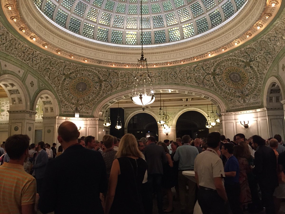EugeneTay19's tweet photo. At the CBS reception! Great and loud atmosphere here! #cbs #wbs #aom2018 https://t.co/asQjUhbblR