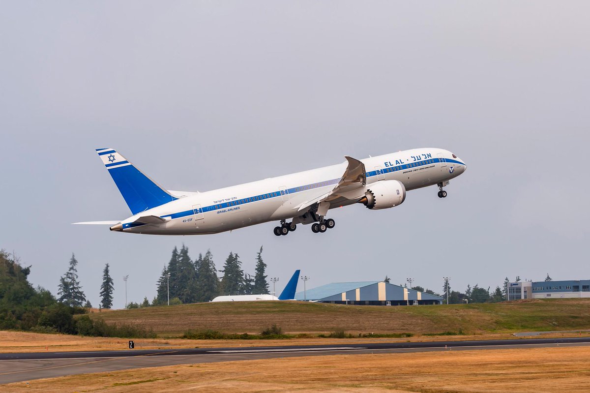 Boeing Airplanes tweet media