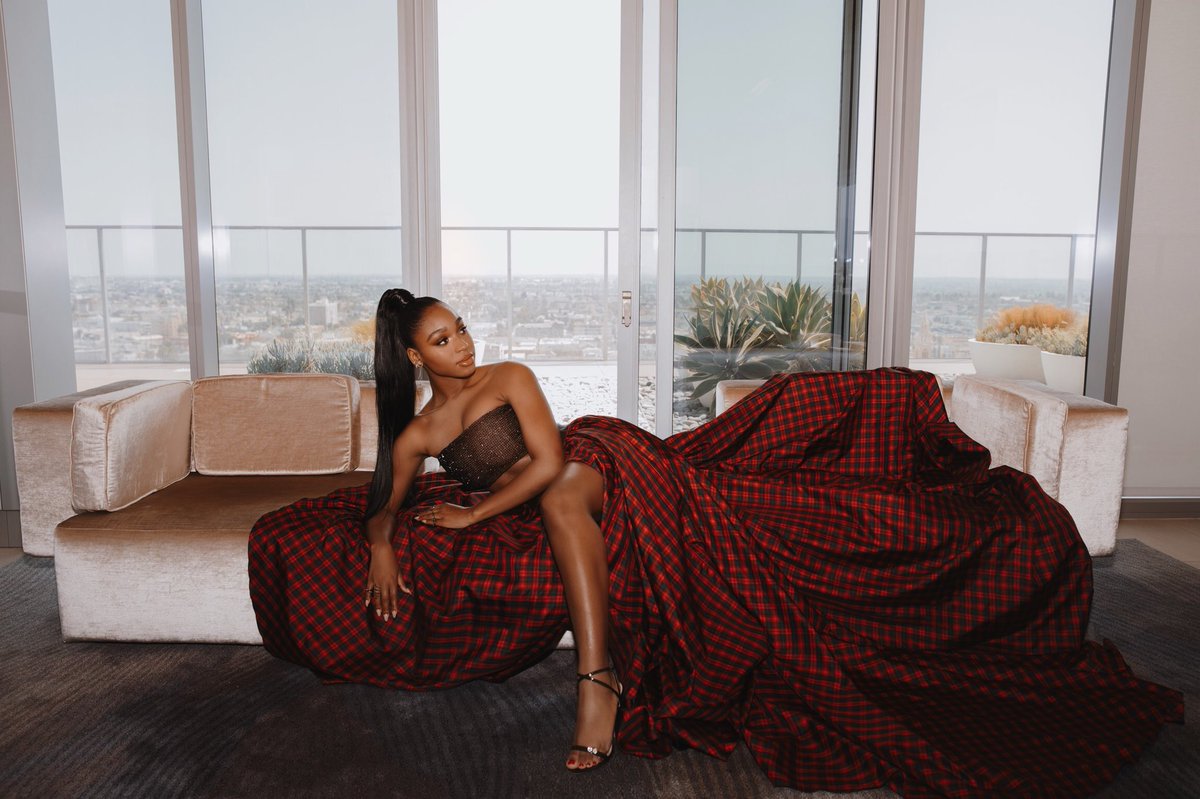 Normani's tweet photo. dark n lovely https://t.co/Mp5CG70LPJ