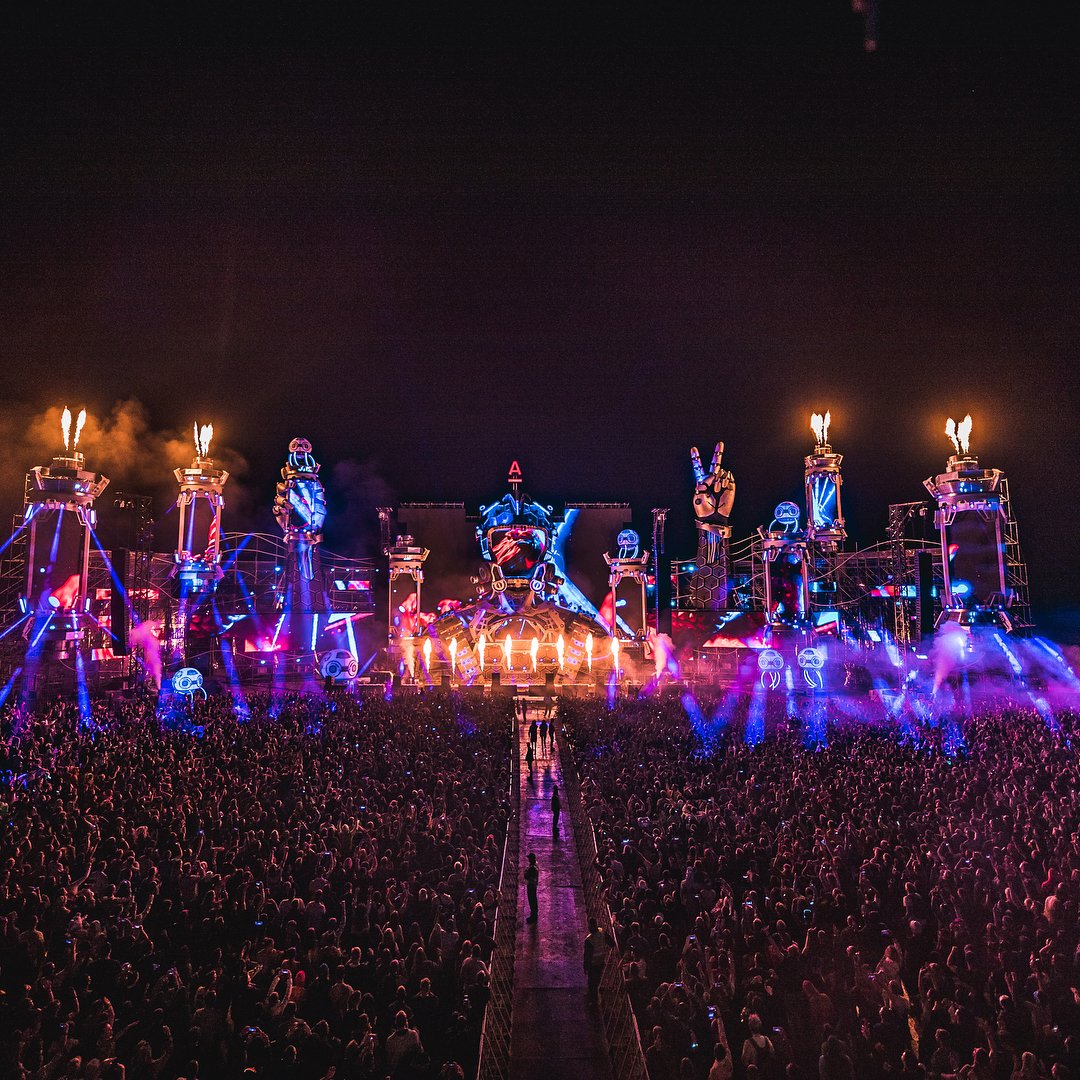 eliaguesilva's tweet image. Russia was lit! 🔥🇷🇺 #alfafuturepeople.