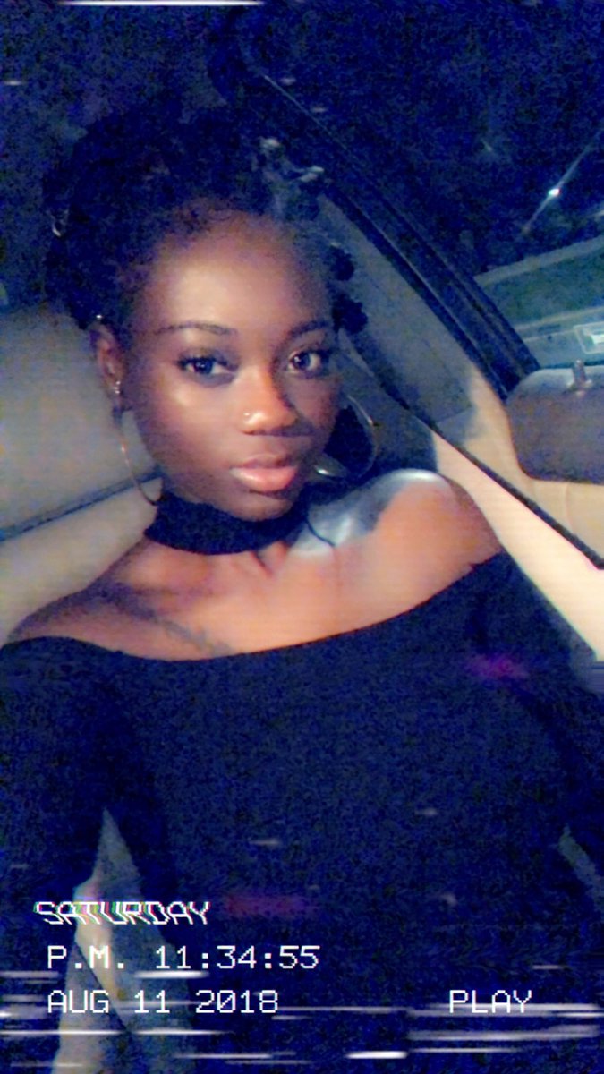 encxo's tweet photo. your wce 😛😍🍫 https://t.co/f1iE0nGmz9