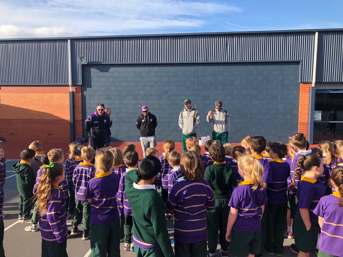 Tasmanian Cricket’s most supportive school? Purple tops and green pants, the ultimate Hurricanes &amp; Tigers Combo! #MyStateBlitz #TasmaniasTeams