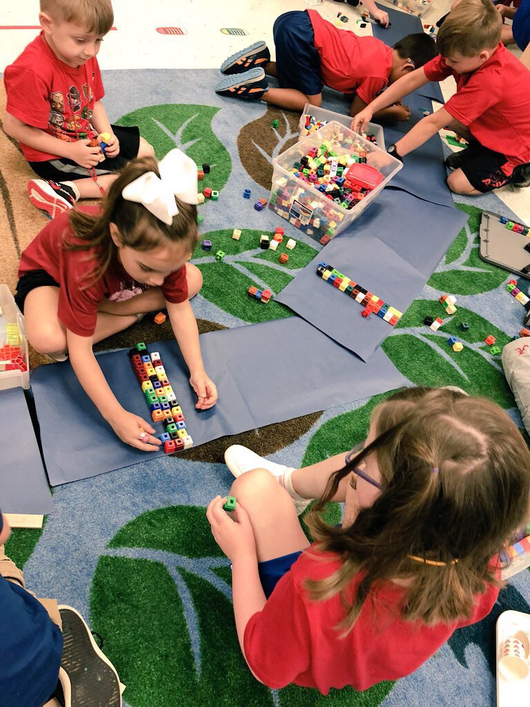 Ponypalsteacher's tweet photo. Building a bridge over water! #STEM #Kinderchat #math #buddywork #learn https://t.co/mmeOjHWtf3