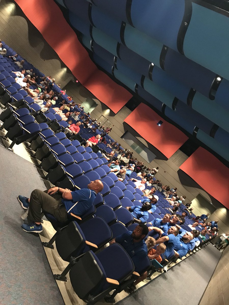 MidloPanthers's tweet photo. Love having so many parents taking time out of their day to make our parent meeting! #PantherPride #MISDProud https://t.co/2AqZBqv9yV