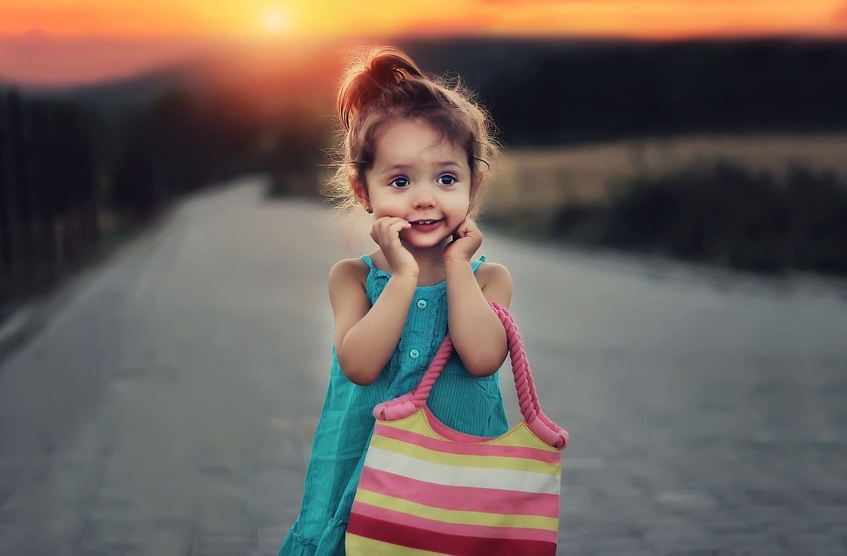 MockMoms's tweet photo. 3-Year-Old Leaves Playground Without Hysteria, Parents Fear She Was Drugged https://t.co/1v1X7E1iiG https://t.co/zcOW7IzVqv