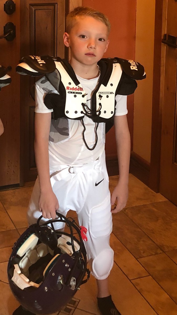 lyssssie's tweet photo. okay, can we all just take a moment and appreciate how cool he is?😍😍 #jake #footballface https://t.co/kAMnASrjIM