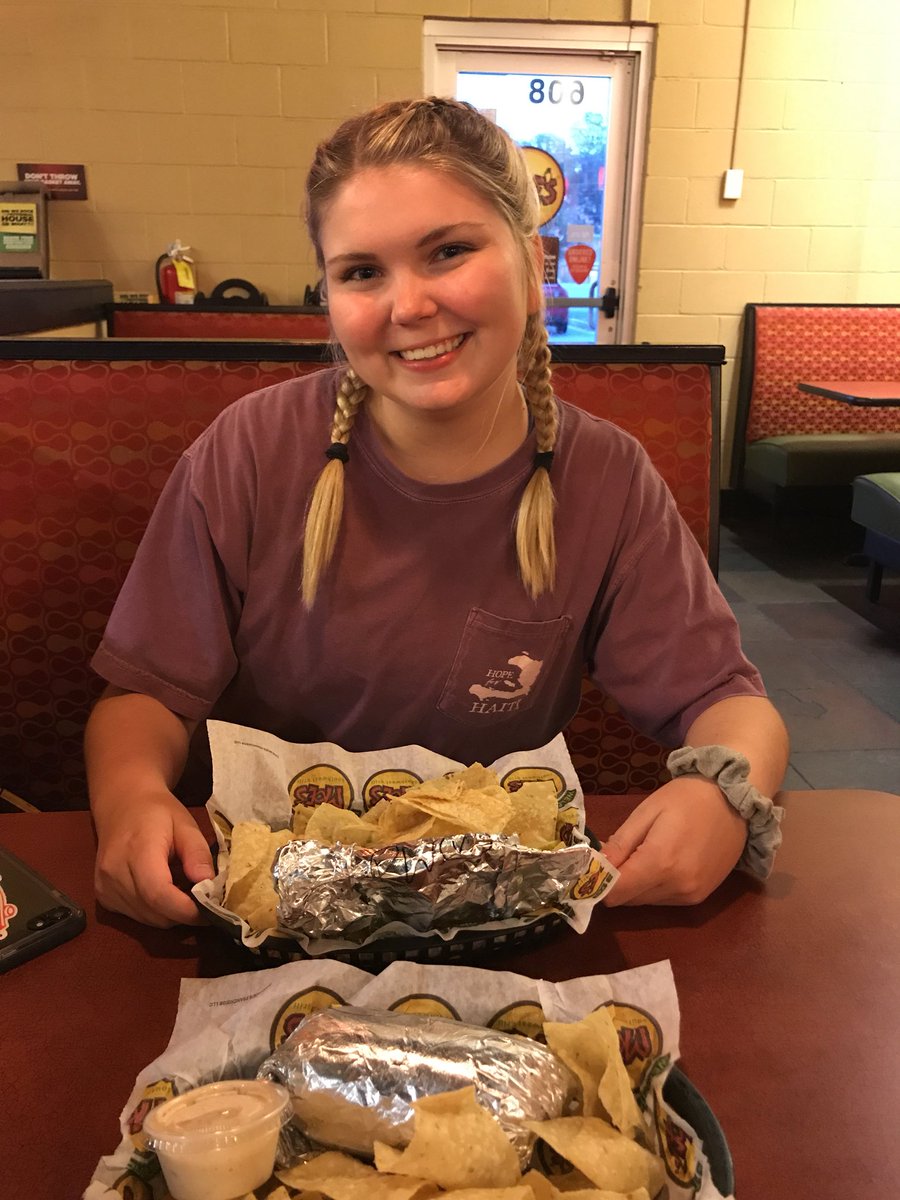 mxggieclairee's tweet photo. @Moes_HQ “wanna be on my moe’s thread?”
“fiNALLY!” https://t.co/gQga6Y7nmn