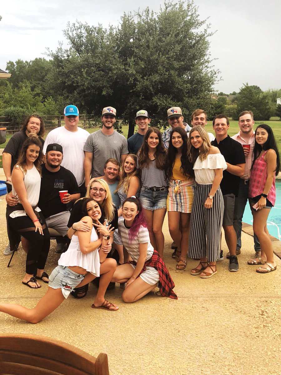 KaytiLouise's tweet photo. My friends are the BEST!!!💕 being surprised to celebrate Casen and I was the sweetest, most special night ☺️💍 https://t.co/dlURYgHHeo