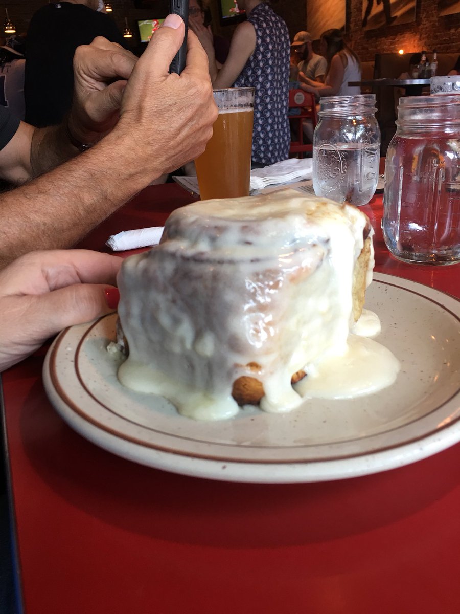 Saintdrew11's tweet photo. @erinkrakow Real cinnamon roll! #atomiccowboy #denverco #couldnoteatitall https://t.co/RtjLmGmJbI