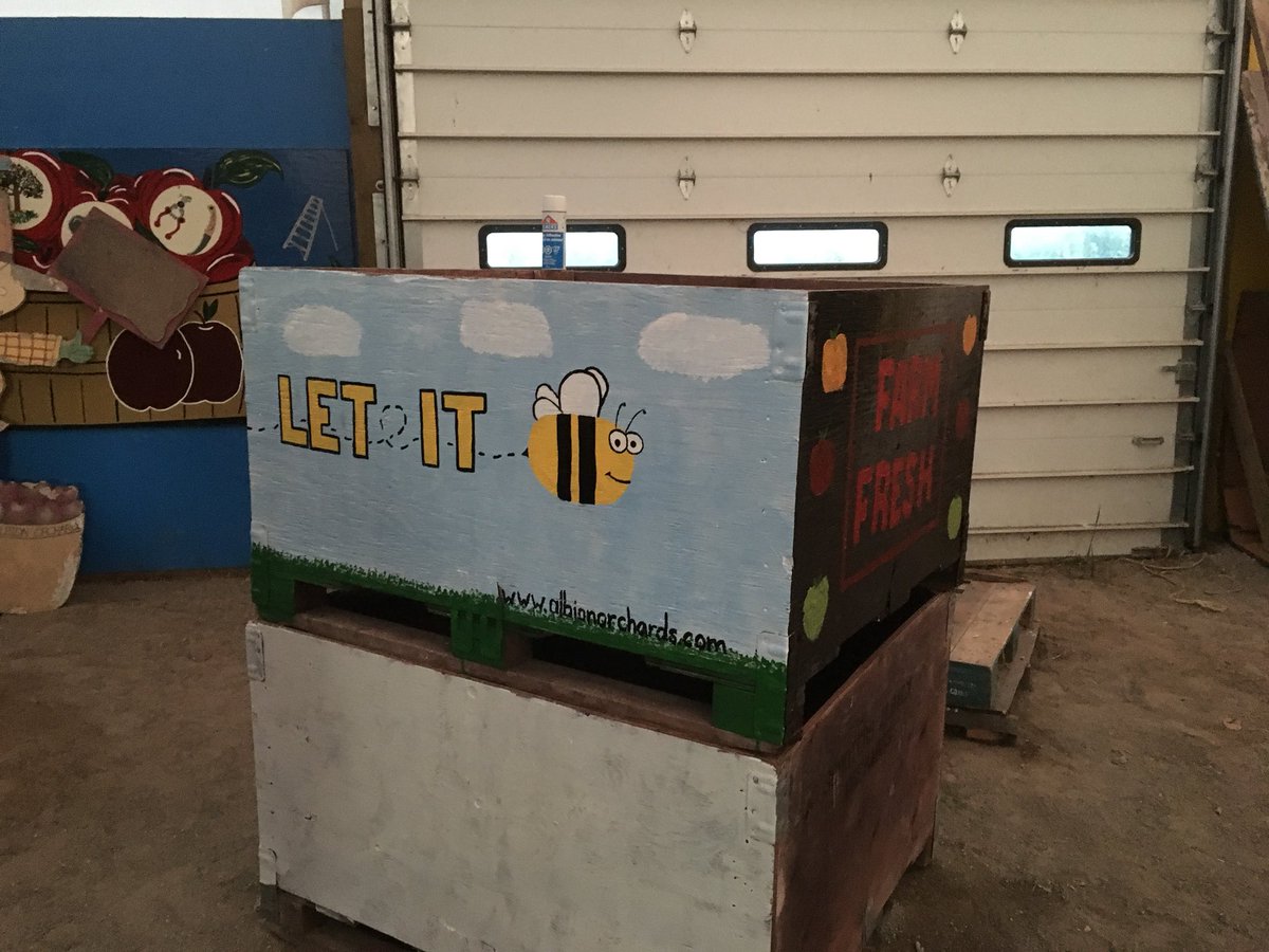 French14Nicole's tweet photo. Thanks @AlbionOffice for the amazing opportunity to paint your apple 🍎 bins #4his4me https://t.co/P0Fc0glb6X