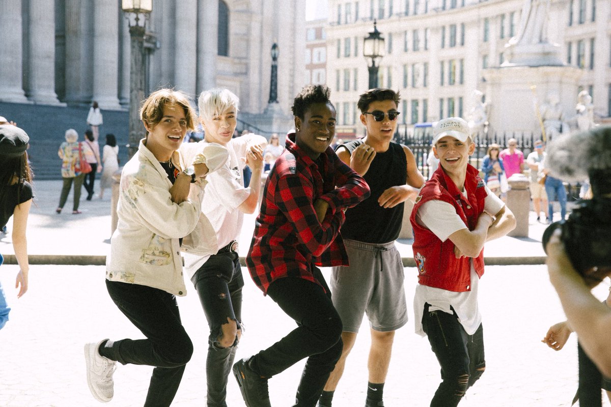 NowUnitedMusic's tweet photo. Missing each other and hoping to be at the #TeenChoiceAwards next year!! What's your favorite #memory from the #Nowunited #world tour? https://t.co/kY0vkCN2lg