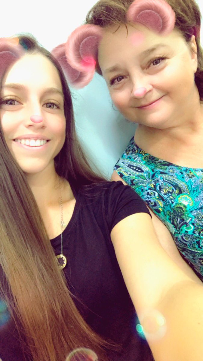 MissNiss13's tweet photo. My rock💛 I’m one lucky lady to have @lisaaldrich714 as my partner in crime! #backtoschool #LPAlove https://t.co/qmsOf0hNcb