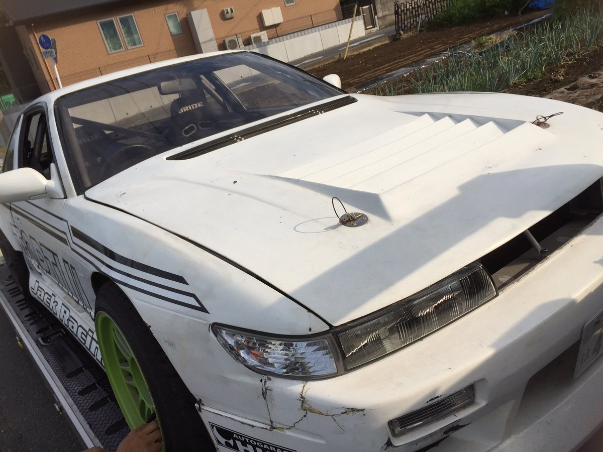 三品和希 No Twitter S13箱欲しい人いませんかー 写真の車だけどエンジンもなんにもなくほんとに箱だけです 詳しくはdmくださーい S13 ドリ車売ります 車売ります 部品取り