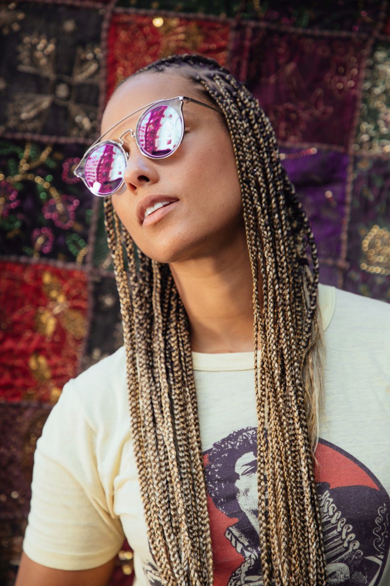 aliciakeys's tweet photo. Summer don’t go... https://t.co/kdgEEwHQkY