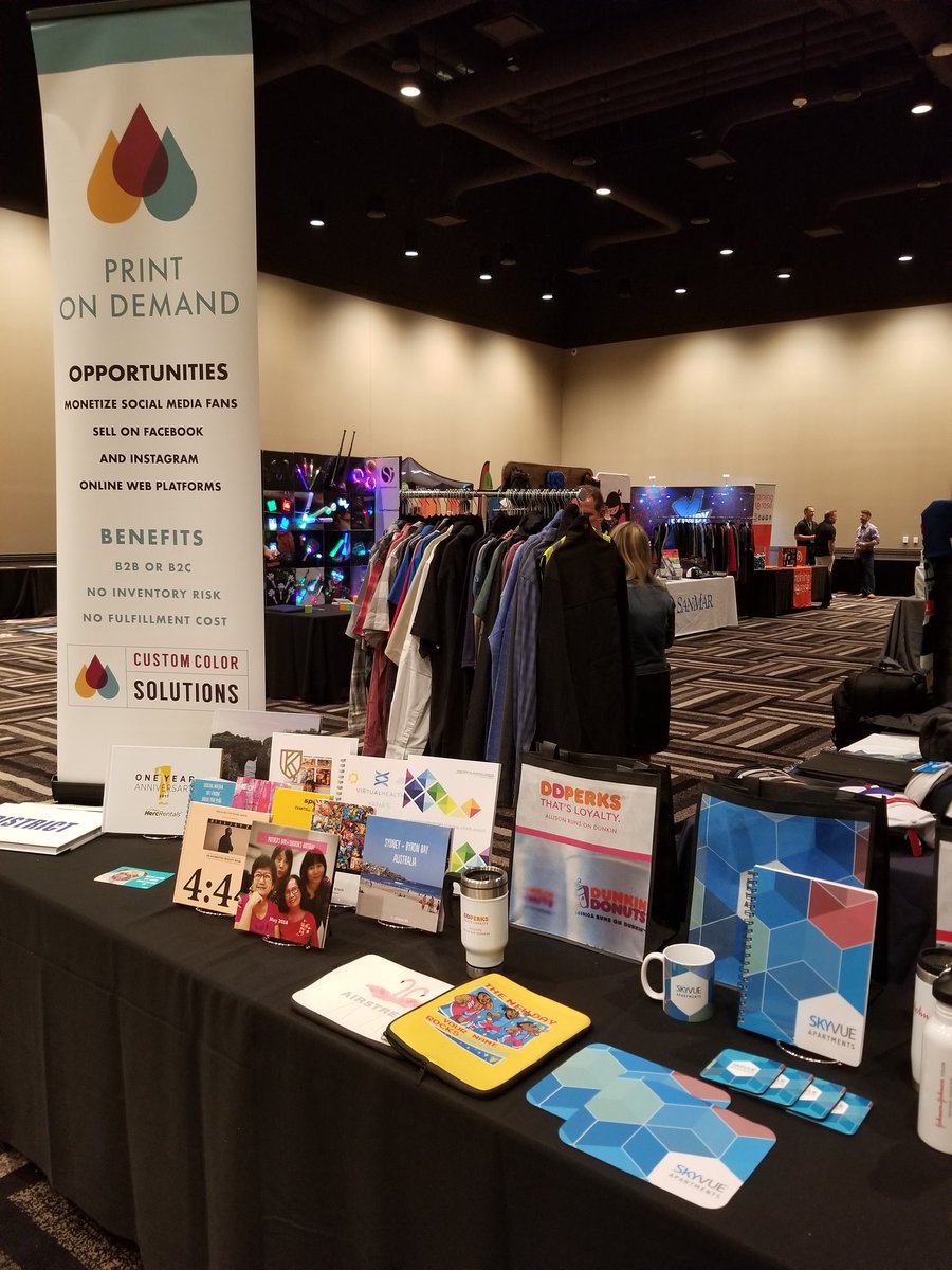 CustomGatewayUS's tweet image. What a great event to be apart of last week for @SomethingInked at the @HardRock had a beautiful set up with #customcolorsolutions  we got to display our on demand personalized products with clients by simply showing them our unique way of a quick QR code scan.#event#personalized
