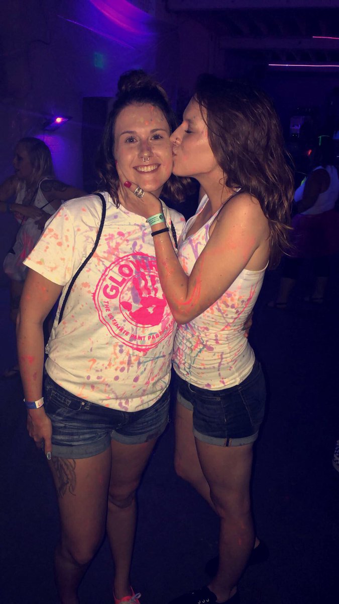 ayomayooo's tweet photo. okay but if you havenβt been to #glowrage I highly recommend it. just donβt be an idiot like me and drive home from a completely different state hammer drunk π https://t.co/wbmoSJpRVB