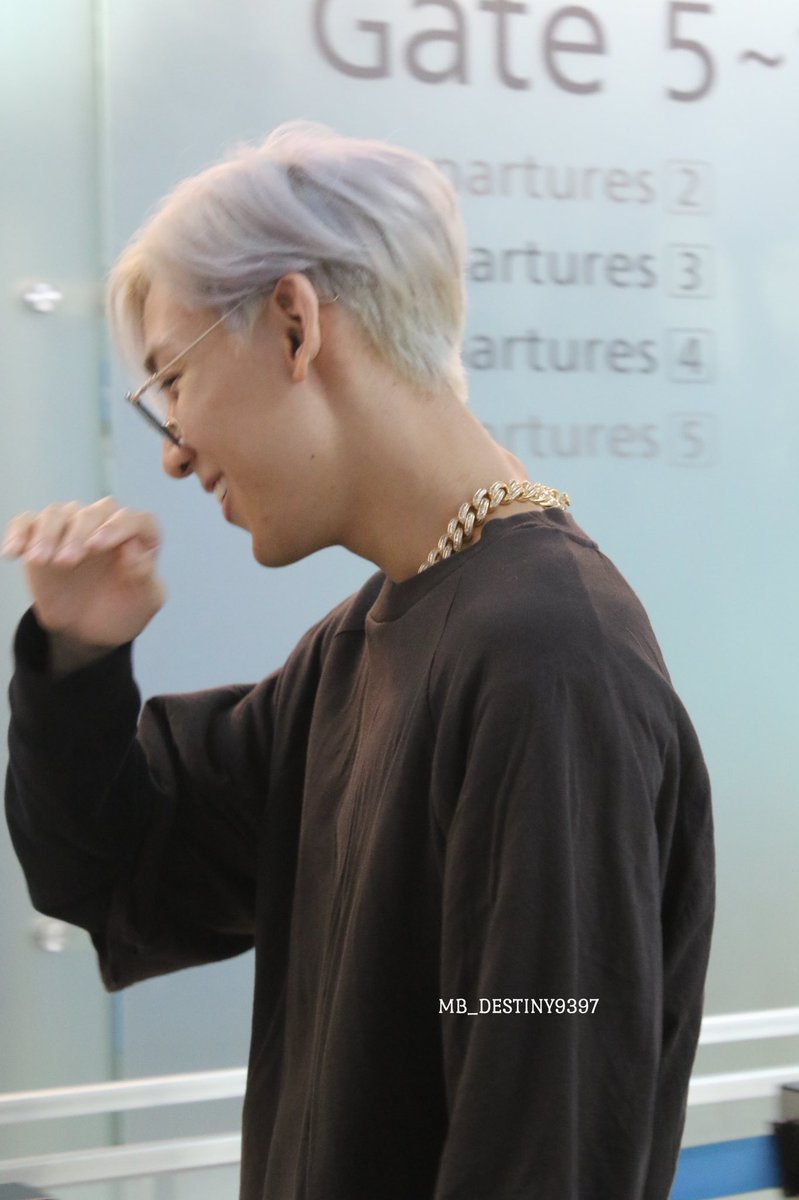 MB_destiny9397's tweet photo. 180814  ICN 

บอกน้องว่าไม่เป็นแม่นะ จะเป็นแฟนแบม แล้วดูแบมอาย 5555555555 
@BamBam1A 
#GOT7⁠ ⁠

  #BamBam #갓세븐⁠ ⁠

  #뱀뱀 https://t.co/GrChszXhOX