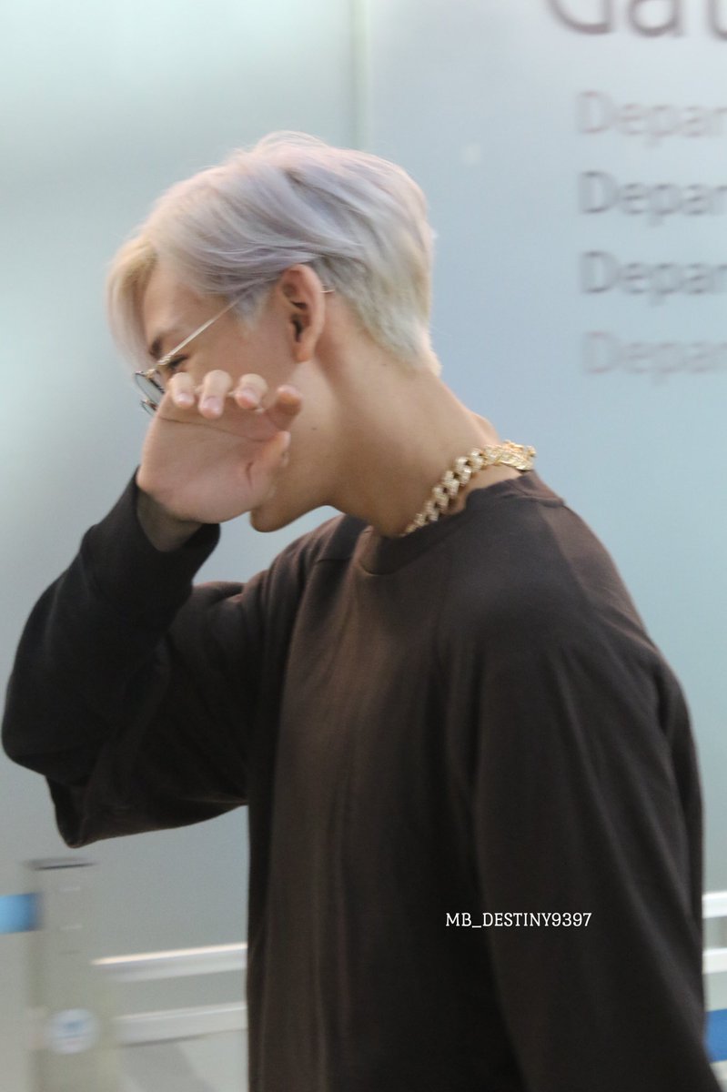MB_destiny9397's tweet photo. 180814  ICN 

บอกน้องว่าไม่เป็นแม่นะ จะเป็นแฟนแบม แล้วดูแบมอาย 5555555555 
@BamBam1A 
#GOT7⁠ ⁠

  #BamBam #갓세븐⁠ ⁠

  #뱀뱀 https://t.co/GrChszXhOX