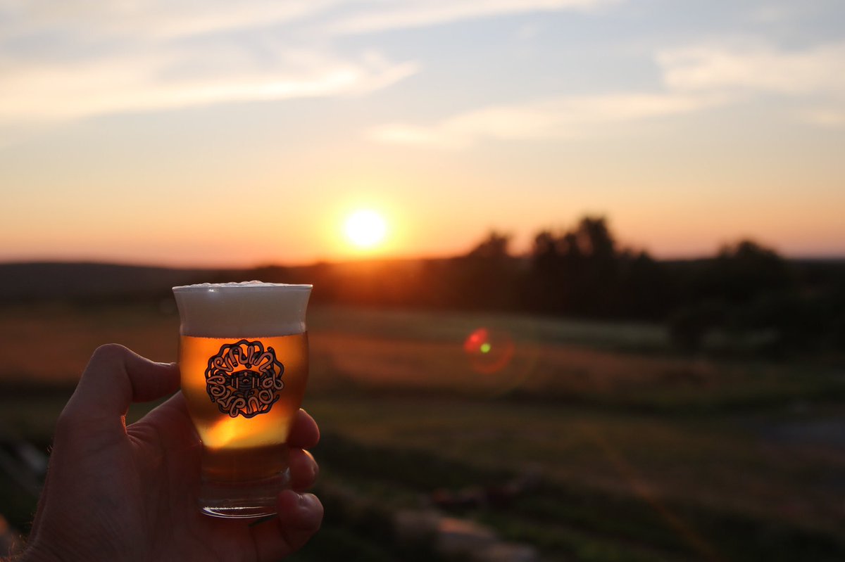 BAOSPodcast's tweet photo. 🍻 THE BEST MOMENT OF OUR LIVES 🍻

Brewery-run festivals are 💣 + @BrasserieDunham killed it w/ Foudres Unis. Held on a property in rural Quebec by the Vermont border, drinkers were blessed with some of the most incredible beers on the planet 🎟

Vlog: https://t.co/u0xHd41Cx0 🌻 https://t.co/sZhEEqWb5b
