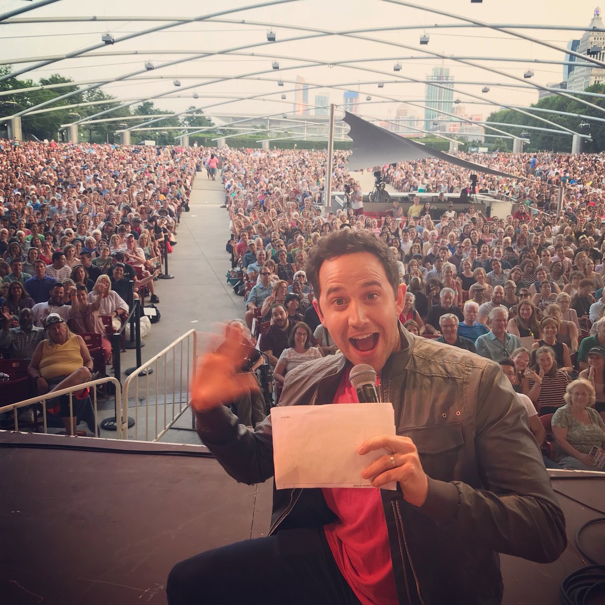 Thank you @broadwayinchicago and my new 15,000 friends.  Can’t wait to share @tootsiemusical with you soon! #tootsiemusical