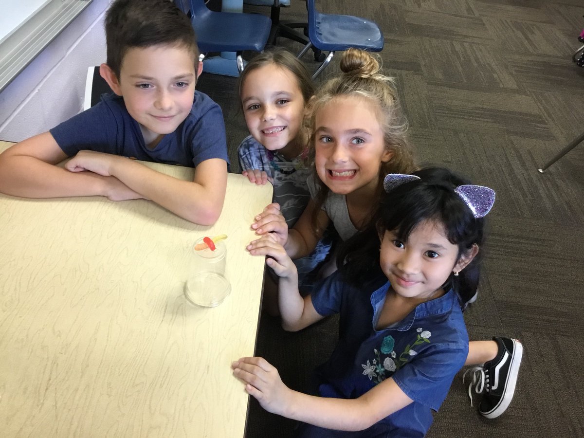 Nely225's tweet photo. And the winners are.... #criticalthinking #bestfirstday https://t.co/vRBuf9eTTx