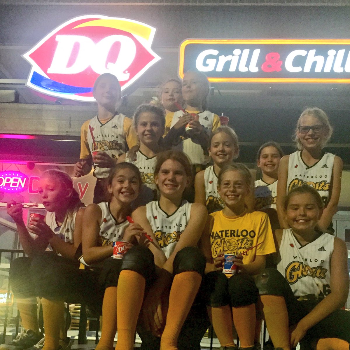 KarstyGregoire's tweet photo. Wonderful evening on the patio at the King St location.  Thanks for the treats, @DQ_Boardwalk   We are fueled up for the PWSA Mite Grands this weekend! #WaterlooGhosts #pwsa https://t.co/JiWp4tZhU8
