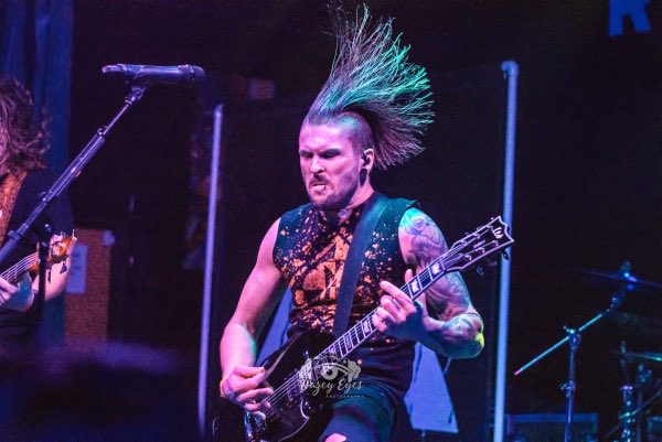 Adakain's tweet photo. Sick photo from the show Saturday! Thanks Brently kirksey! @thevoidreport https://t.co/oSGsmuSWov