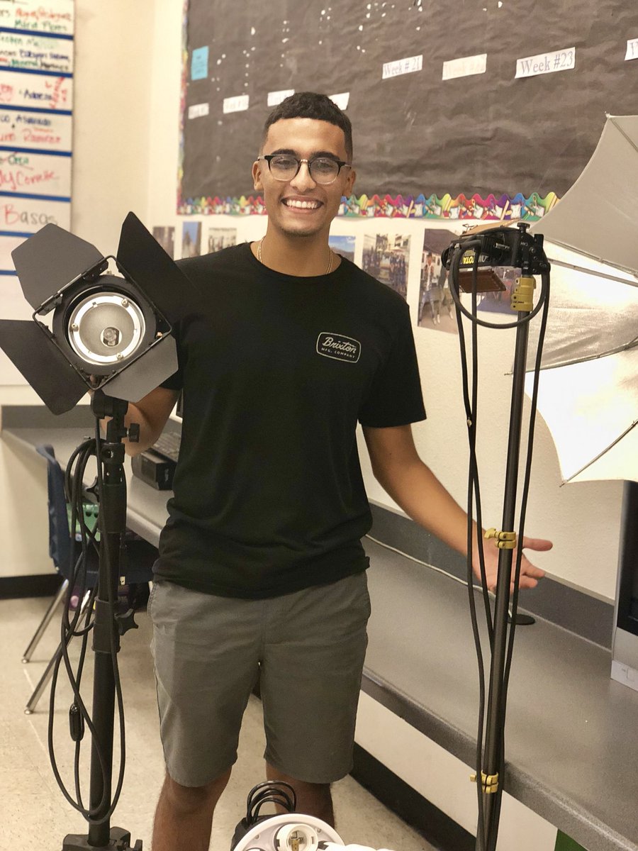 SkyHawkPro's tweet photo. Meet this years returning senior #TVPros #Esbeythe #Bryan #Alissa #Miguel https://t.co/Thz3g9ln2H