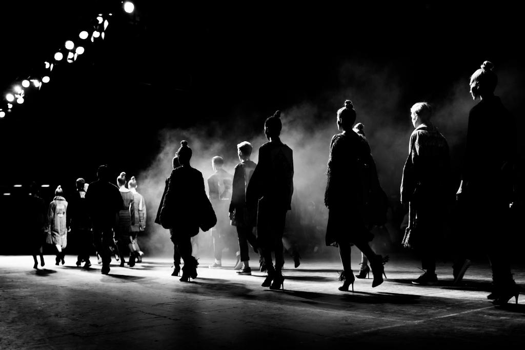 heavensgguk's tweet photo. Taekook AU where Gucci model Taehyung falls for Burberry model Jungkook. But none of them know that they are supposed to be rivals... #taekookau #vkookau #taekook #vkook #btsau #bts https://t.co/K816MjEgrJ