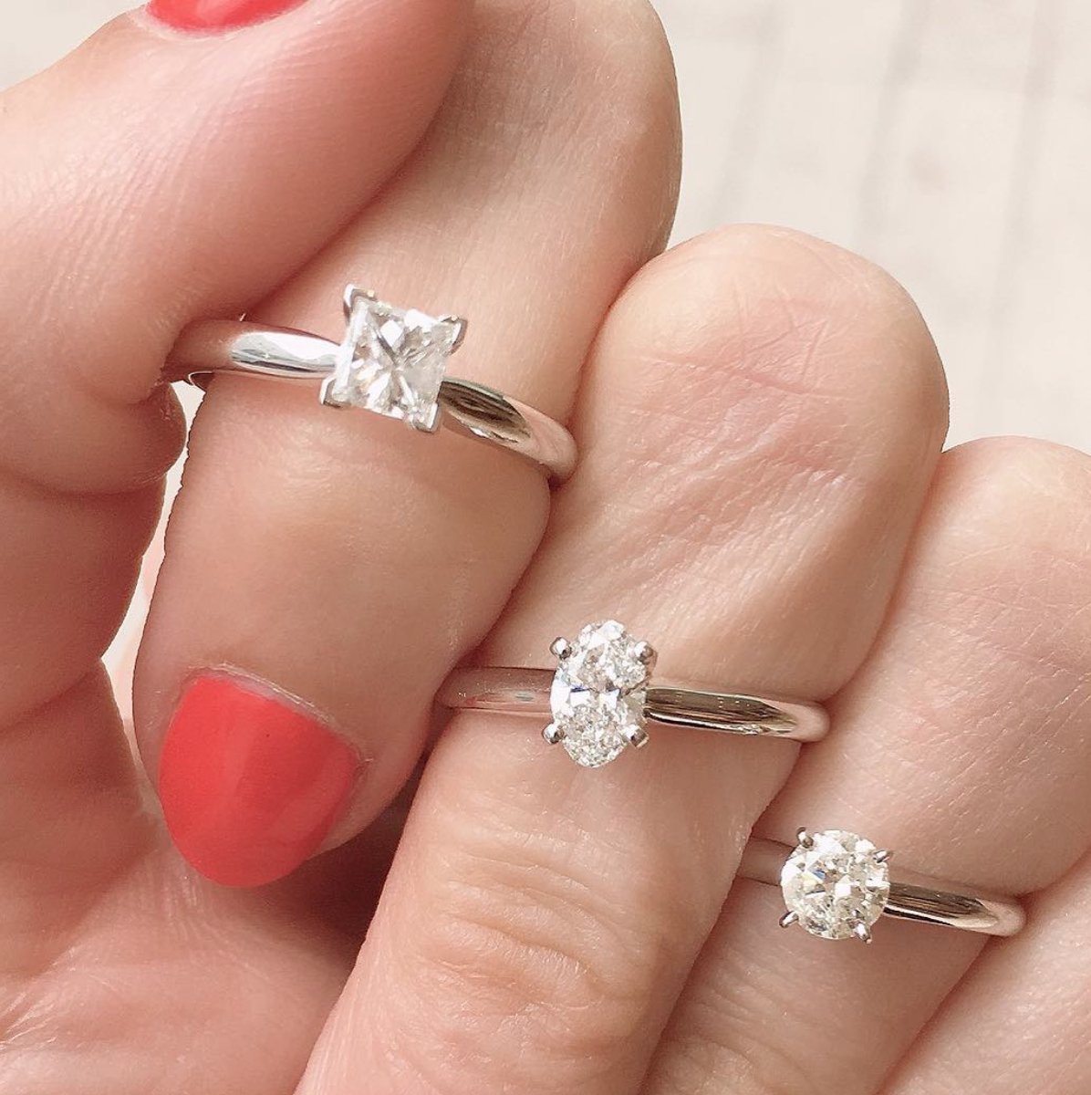 ShopMidtownSK's tweet photo. Not that we think you should be dropping hints or anything, but a fall engagement would be just magical. Why not pick out your favourite cut? Princess, Oval, or Round? (You're welcome, significant others) 💍 #benmossjewellers #engagementring #fallengagement #saskatoon #midtown https://t.co/DLn4yBBNH4