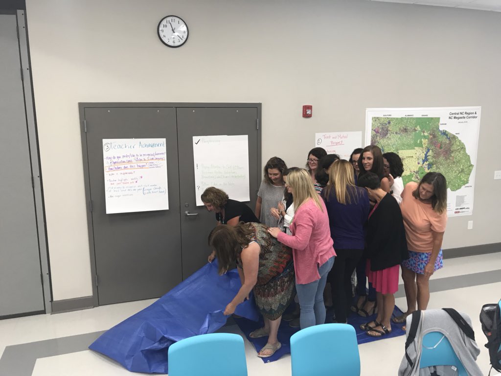 KendraHaithcox's tweet photo. #TeacherLeaders @PboroElementary spending their #TeacherSummer growing as leaders & learning more about #Collaboration. #FlipTheTarp providing some new perspectives - #WorkingTogether #MoreThanOneWay #AskForHelp!! https://t.co/0JSpgPEsXN
