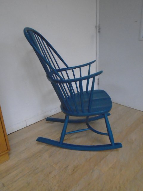 ercol_outlet's tweet photo. #efo #ercol #summer #sale #originals  #912oc #chairmakers #rocking  #chair #oceanic #sale #price £448 #tel01844271800 https://t.co/I1BFyfAUMe