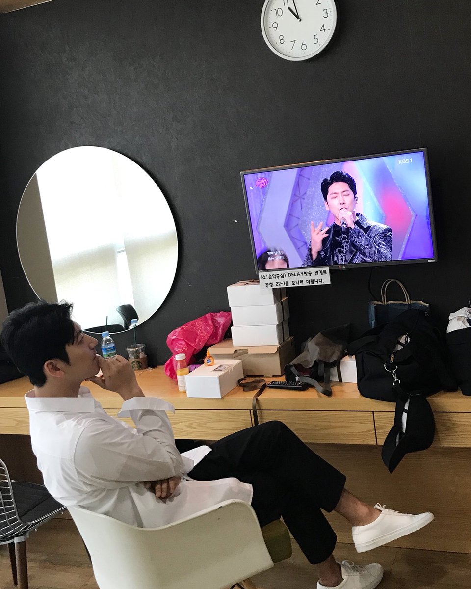 TV속의 나 vs 모니터하는 나 😎🎤 #노래가좋아 #kbs &amp; #mbc