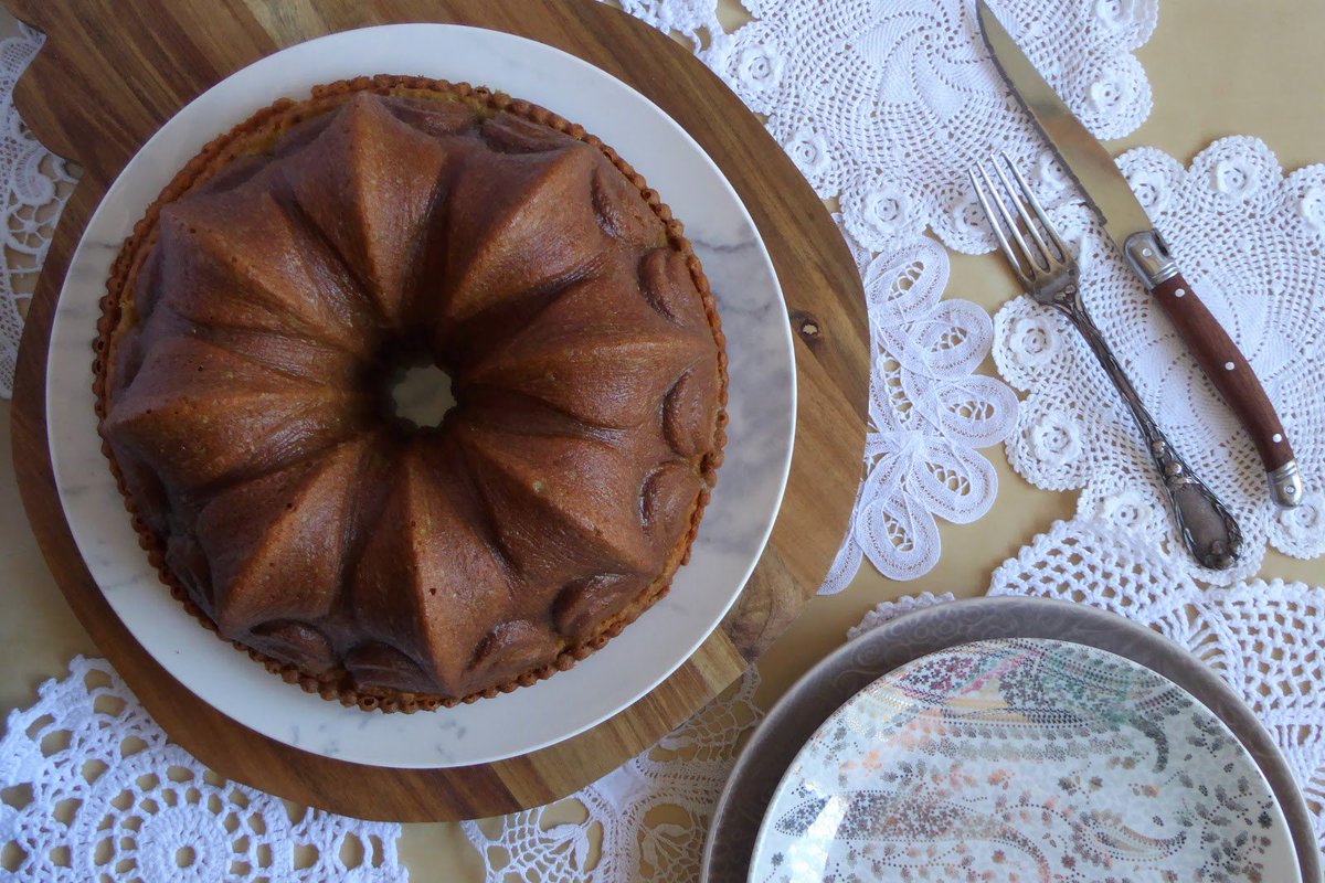 #NewPost: #rhubarb &amp; #frangipane #bundtcake
❤
#NuevoPost: #bundt #cake de #ruibarbo y #frangipane
.
alf-lachefa.blogspot.com/2018/08/bundt-…
.
#bundtstagram #bundtcakes #bundtlovers #nutsaboutbundts #lesbundtcakesdaurelie #yearofthebundt #allaboutthatbundt #bundtbaker #lovebaking #nordicware