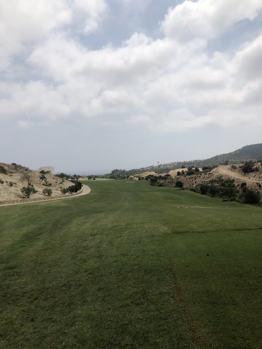 richieraymond2's tweet photo. Perfect weather for a round in the mountains with @lottieraymond04 at Newly built Puig Campana GC. Bit tight in places mind. 🙈 #dontgoleft #dontgoright 🤷🏻‍♂️ https://t.co/r5eQ3rrkYT