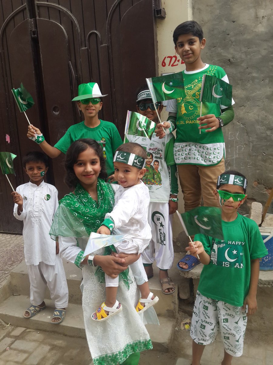 IftikharAlih's tweet photo. Happy independence day, We Love Pakistan❤ #AzadiMubarak https://t.co/0ESoIEL0H4