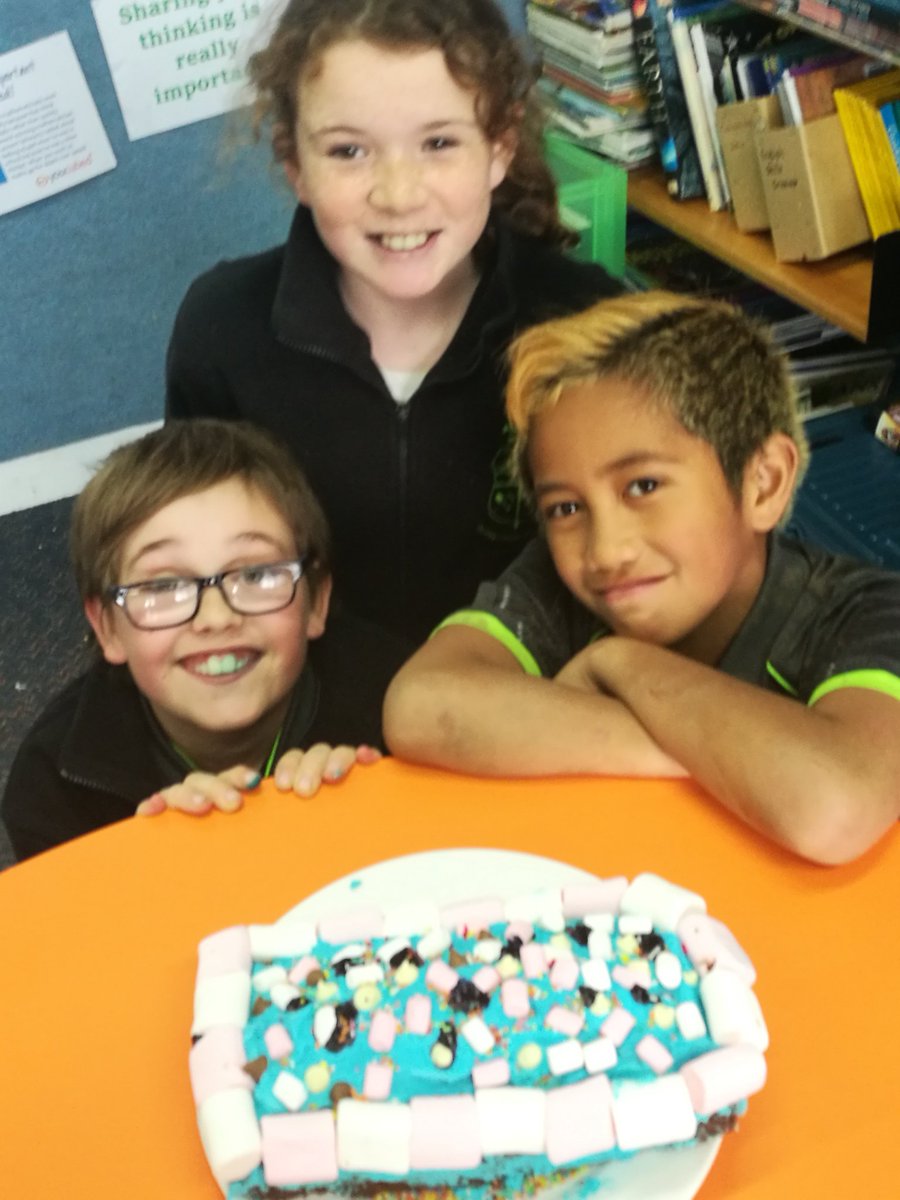 WenzNZ's tweet photo. Ss made ten cakes today, mixed, baked and decorated...and they took a share of their one home to share. Here's a few of the finished products...
#stem #baking #nzstem https://t.co/EsxBP02FDZ