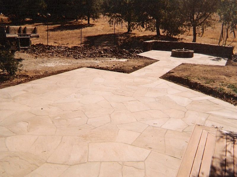 AmigosLandscape's tweet photo. This #patio was build years ago with #flagstone. The #wall and #firepit were built with natural #stone. #Sonoma #BayArea #Construction #Landscape https://t.co/kVtHHorRhz