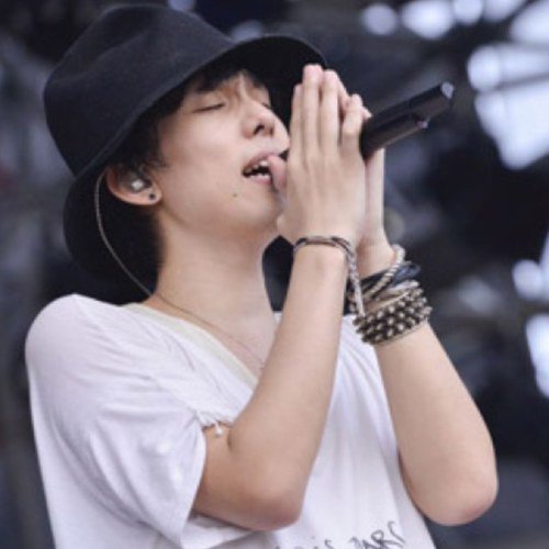 #จะเล่าเกร็ดเล็กๆของเมนตามจำนวนรี

ไม่เห็นมีแท็กเลยอยากเล่น เมนของเราคือ โนดะ โยจิโร่ แห่งวง Radwimps