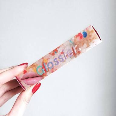 LOOPBOXX's tweet photo. #แจก แจกจ้า GLOSSIER BALM DOTCOM กลิ่น BIRTHDAY CAKE กลิ่นสุดฮิต 1 รางวัล🎂
🍑กติกา FOLLOW + RETWEET

☘️ประกาศเมื่อ FOLLOWERS ครบ 11,111 คนนะงับ❤️
#แจกฟรี #พื้นที่แจกของ #พรีออเดอร์อเมริกา #พรีออเดอร์ https://t.co/W9m1Je6BR1