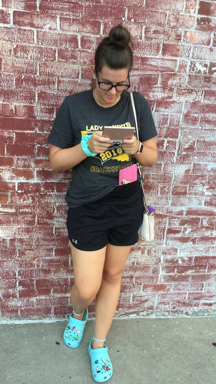 Happy birthday to my shawn mendes, DS, and crocs loving bestie!!! Hope ur day is as fun as you are! ilyyy;)) 