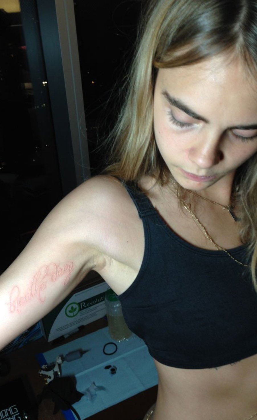 Cara Delevingne тату