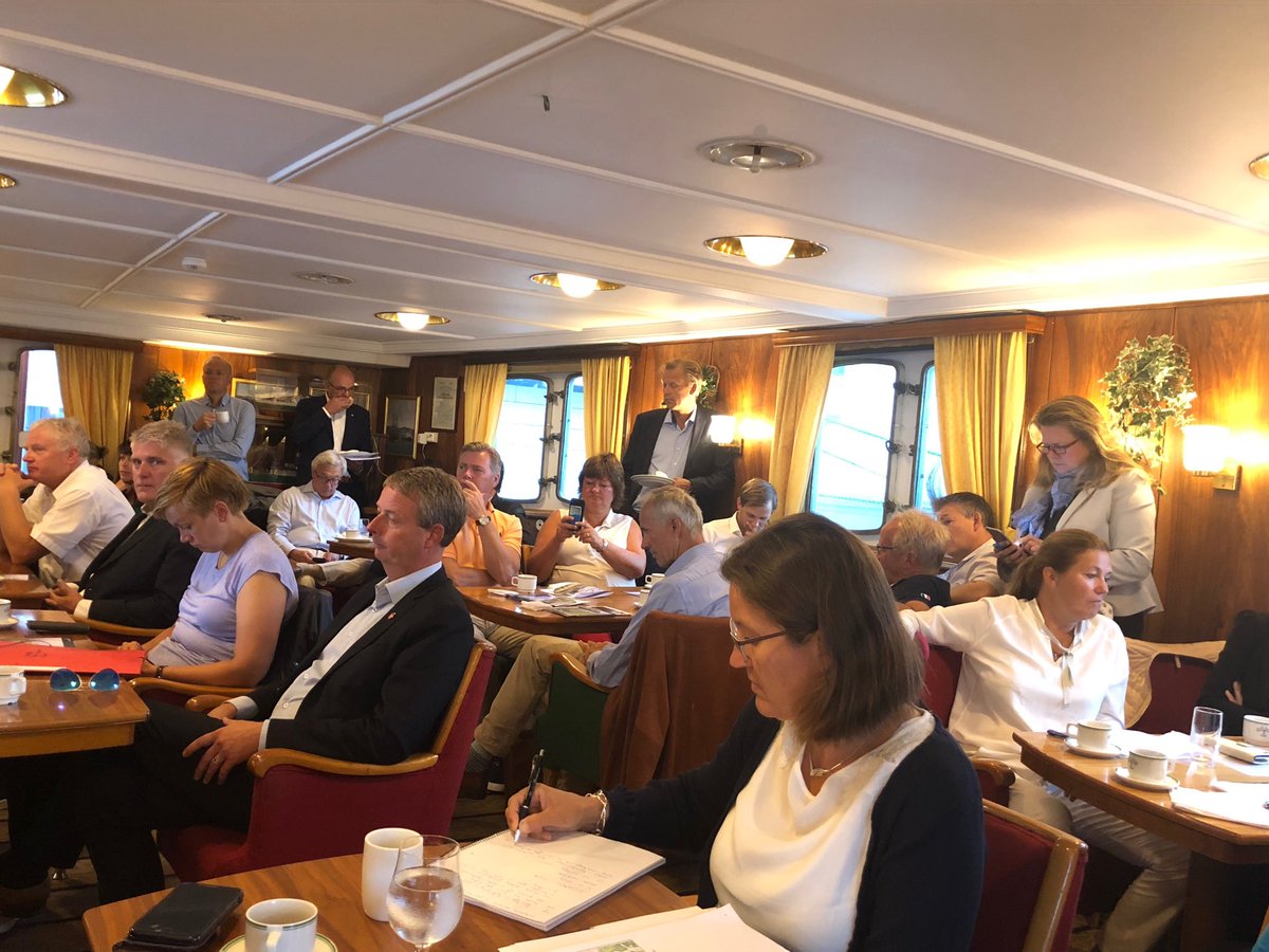 torp_cathrine's tweet image. Økt forståelse for #CCS blant folk flest må til for å få til store investeringer ⁦@TSoviknes⁩ ⁦@Gassnova⁩ frokost m bla ⁦@abgjorv⁩ ⁦@SINTEF⁩  ⁦@htblindheim⁩  ⁦⁦⁦@Norskoljeoggass⁩  ⁦@FUnander⁩ ⁦⁦@forskningsradet⁩