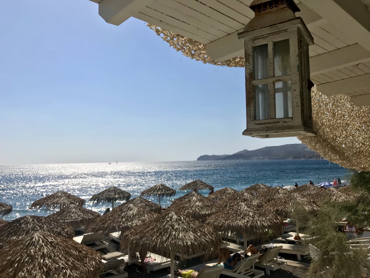 ferrero_stefano's tweet photo. Vlichada Beach - Ancient Thira 🇬🇷🏖🏛
#Santorini #Vlichada #AncientThira #ArchaeologicalSite #Cyclades #Greece https://t.co/t9PvqqZnO2