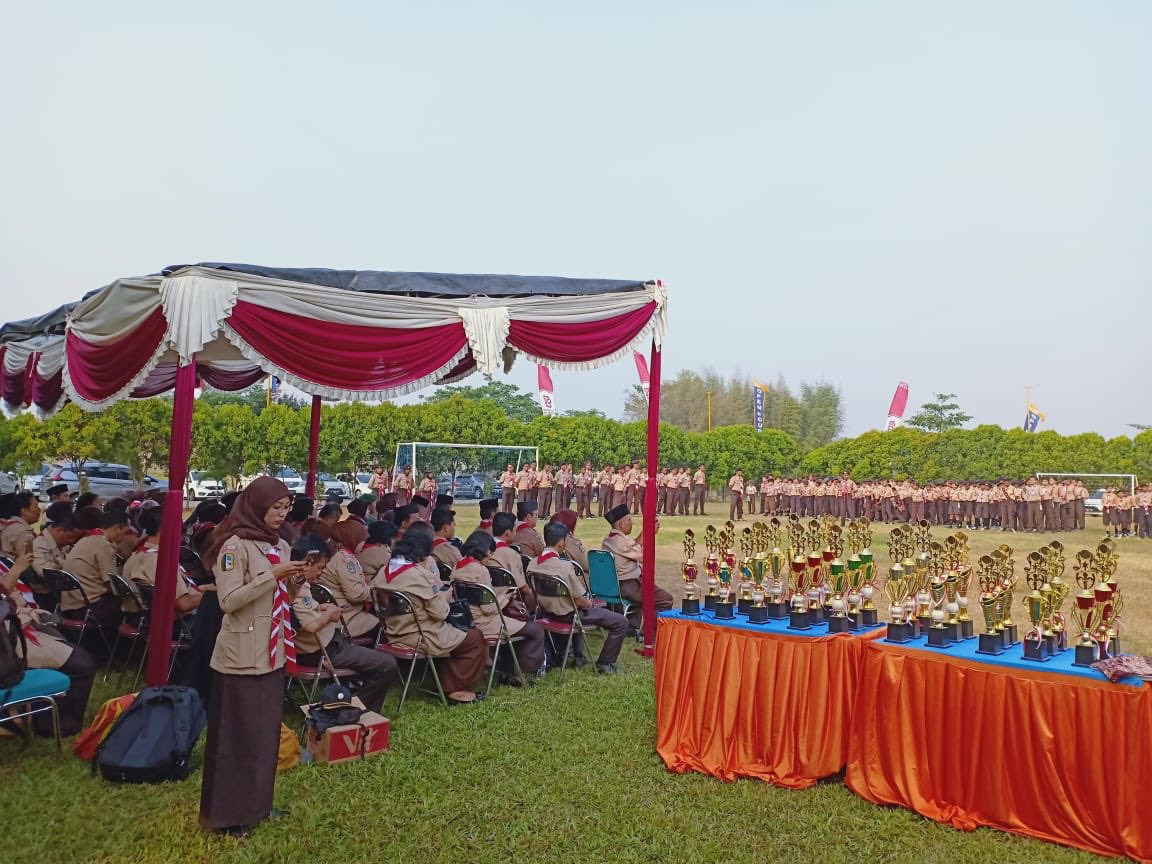 fajarekosatriyo's tweet photo. Peringatan HUT pramuka ke 57 tingkat kwartir ranting cakung di lapangan global school. Smoga pramuka semakin mandiri @kominfotik_jt @m_anwarsanad @kwarda_dki @KwarranCakung https://t.co/hjEUEp432L