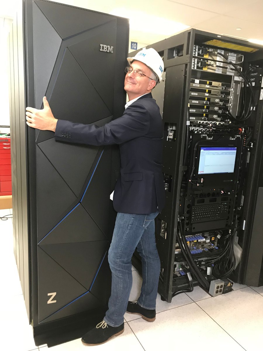 pink_tangent's tweet image. #HugAMainframe there is no safe places anymore 🌸