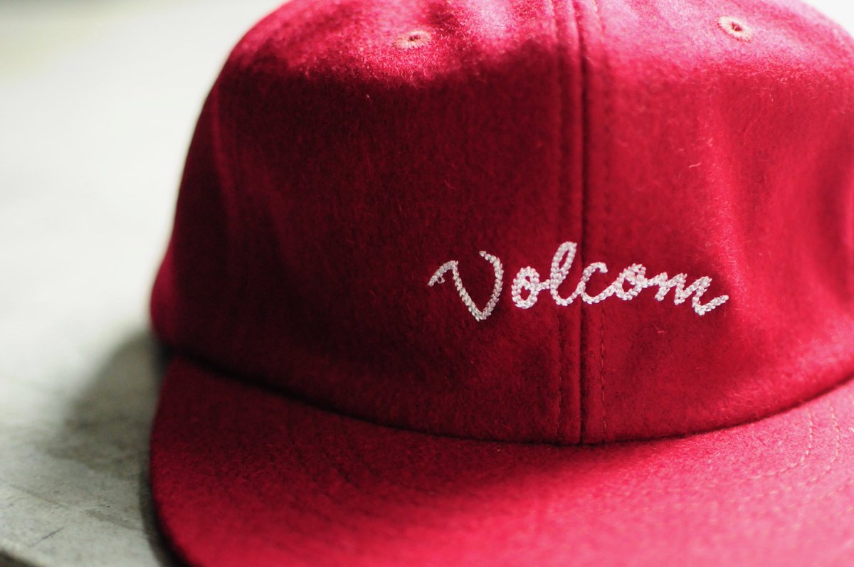 REGULATOR_WEB's tweet image. “Wooly”
アイテムネームを気にしている人は少ないでしょう。

このCAPの名前は”Wooly”。

1991年にVOLCOMを立ち上げた2人のうちの一人、”Richard Woolcot”のニックネームが付けられていました。
#VOLCOM #volcom2018fall #regcrew #regulator #volcomfamily #ボルコム #レグクルー