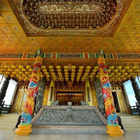 PulauLabuan's tweet photo. Golden interior of the Eight Deities Temple, a.k.a. Ba Xian Miao #Labuan #Borneo #Malaysia ©JolIence Lee https://t.co/IVy8JFKWLt https://t.co/W18eh6pb6P