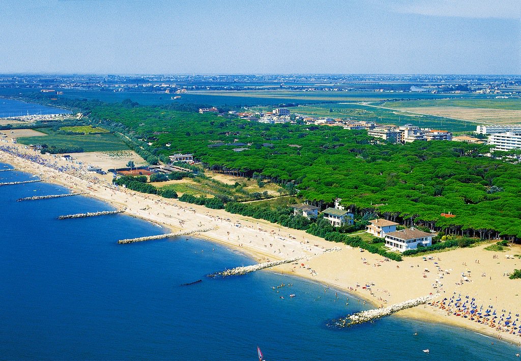 TurismoVeneto's tweet photo. Anche se #Ferragosto è passato, una giornata a #EracleaMare è l’ideale per rivivere la sensazione di relax da vacanza https://t.co/QwcRyy1YPy #VisitVeneto https://t.co/L0n5nxHoYf